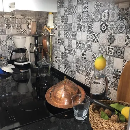 Site Ici Daire, Karsiyaka Sahile Yakin , Lux ,ferah 1+1 Studio. Lägenhet *
