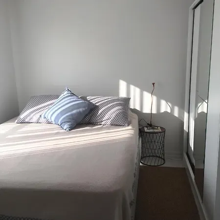 Site Ici Daire, Karsiyaka Sahile Yakin , Lux ,ferah 1+1 Studio. דירה